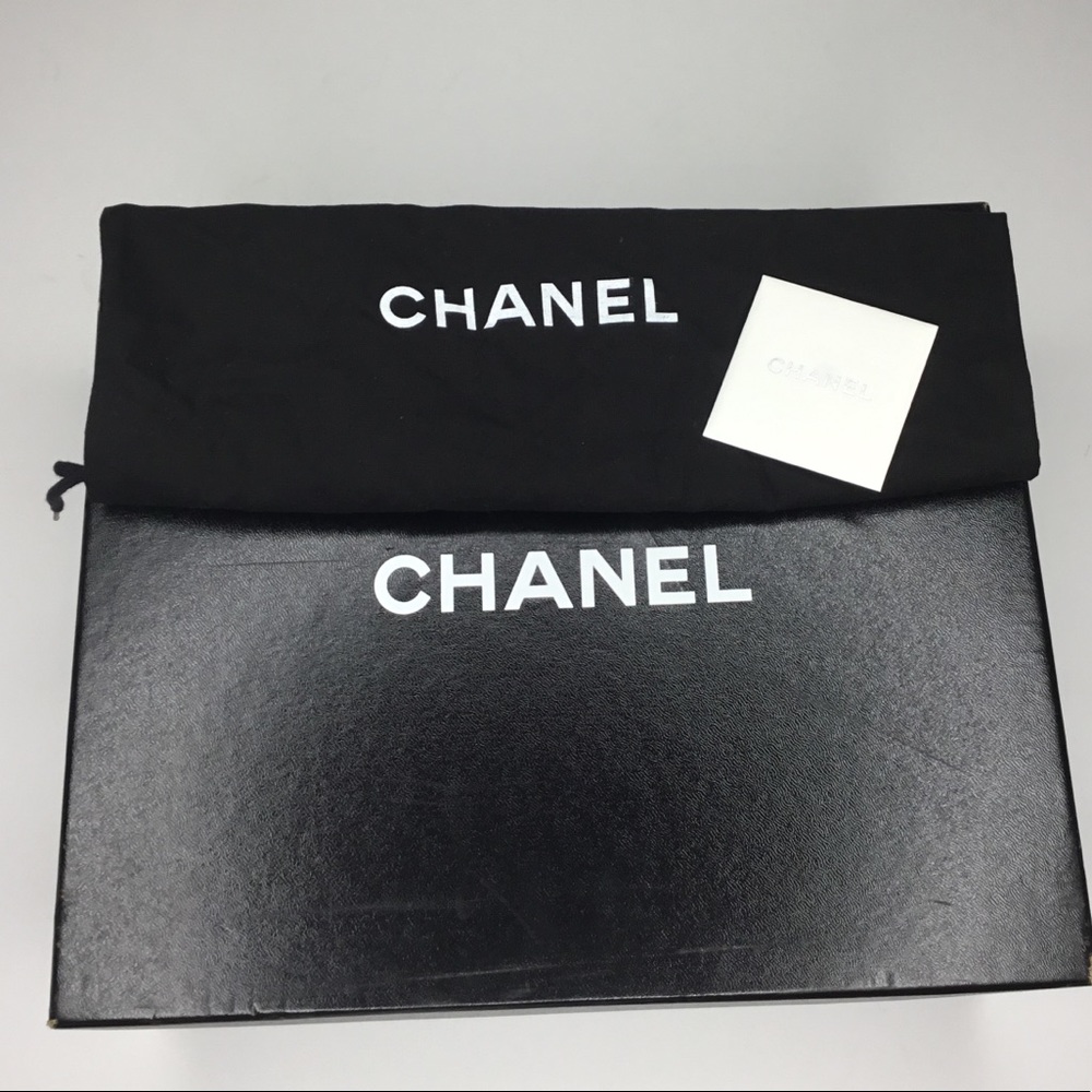 {Chanel} Leather Perforated Hi Top Sneaker Size 39 - Picture 14 of 15